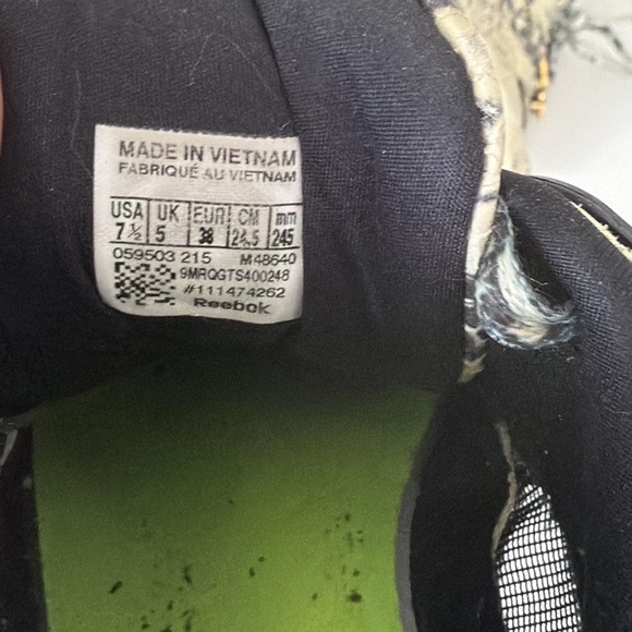 Reebok Black and White Patterned Sneakers - Picture 5 of 5